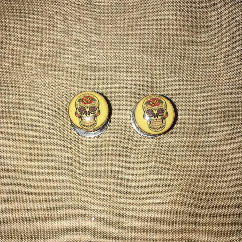 Size zero skull plugs gauges